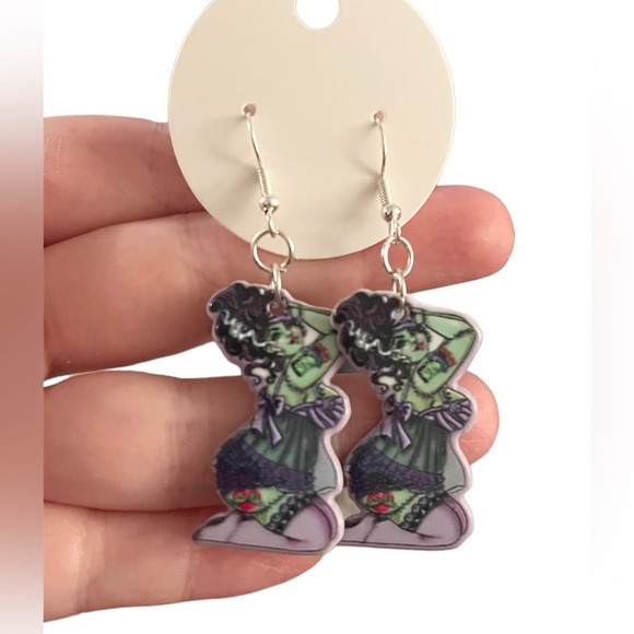 Sexy Spooky Girl Earrings - Halloween - Picture 3 of 4